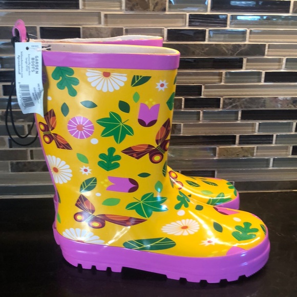 Kid Made Modern Butterfly Garden yellow rain boots - Picture 5 of 8